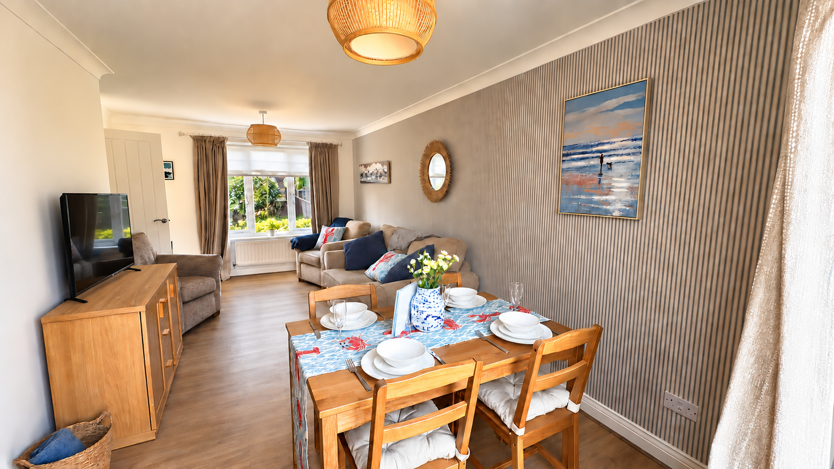 The Lobster Pot living room